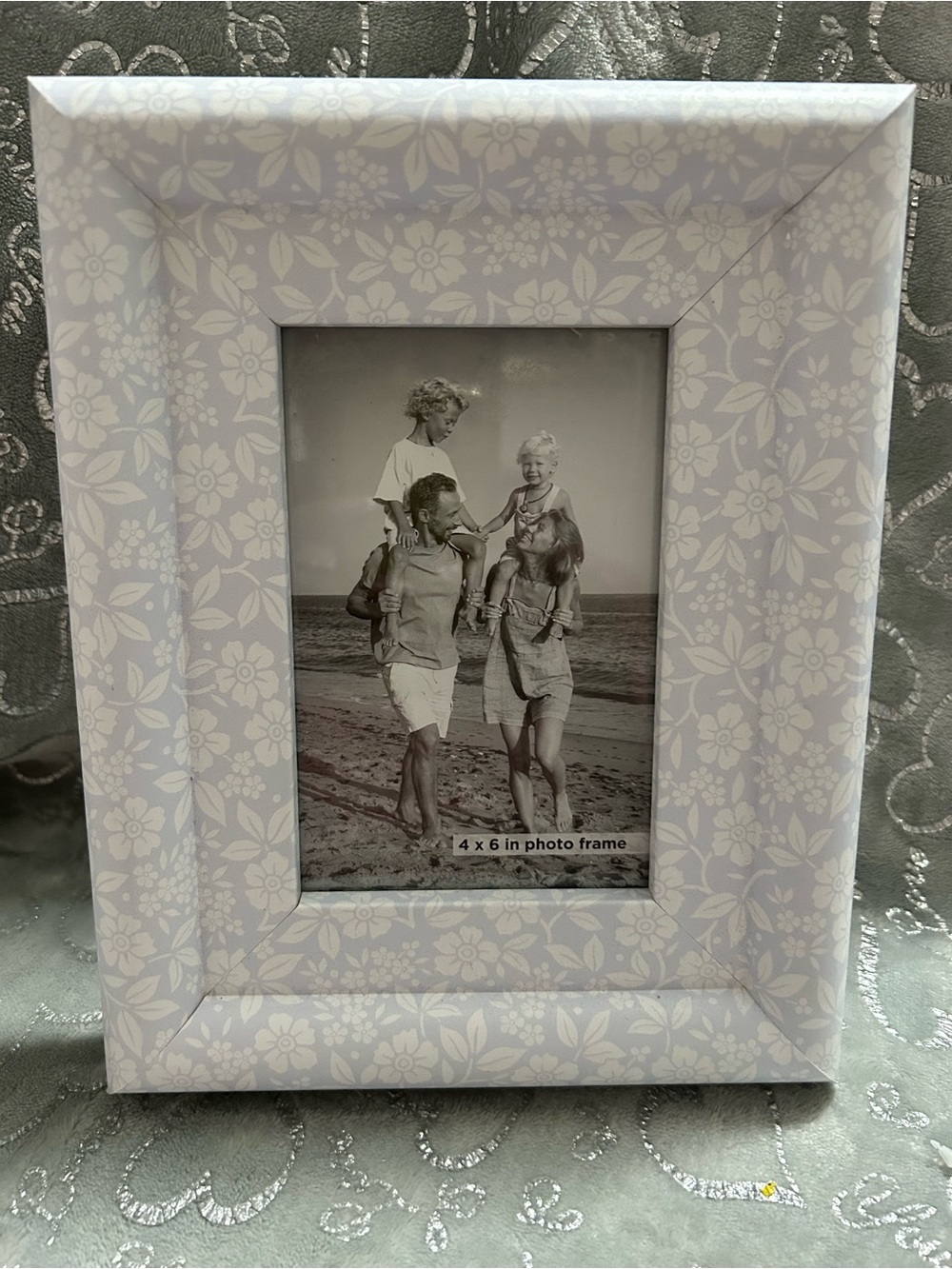 NWT New View Gifts, Pastel Blue, Floral 4x6”, Resin Picture Frame